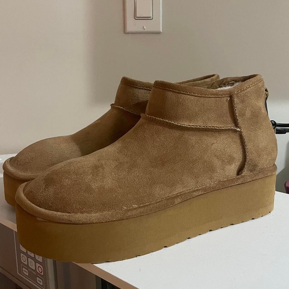 Tan Madden Girl UGG Style Boots Size 10 Brand New